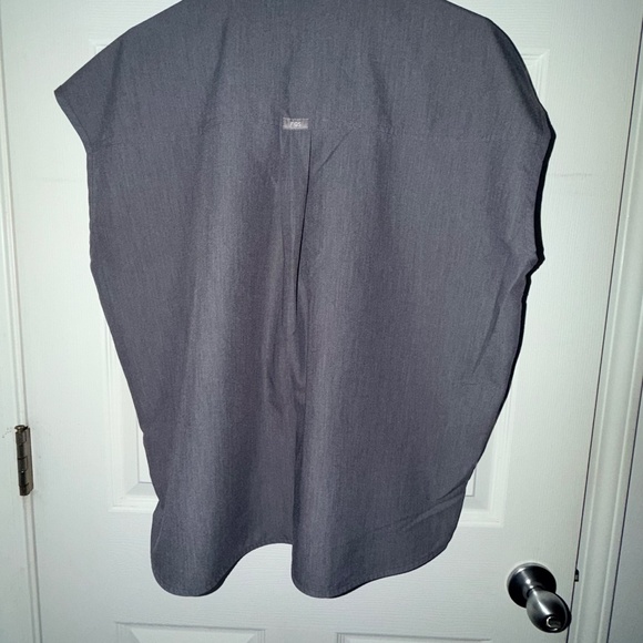 Figs Women's Rafaela Oversized Scrub Top in Graphite - Picture 7 of 9